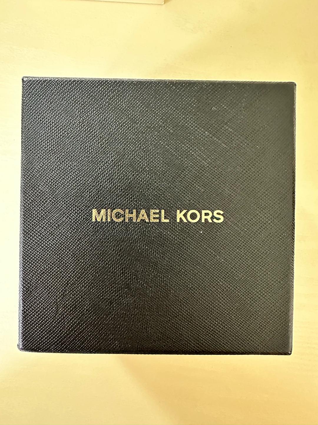 Michael Kors Подарочный набор Michael Kors: часы, браслет и серьги — фото 2
