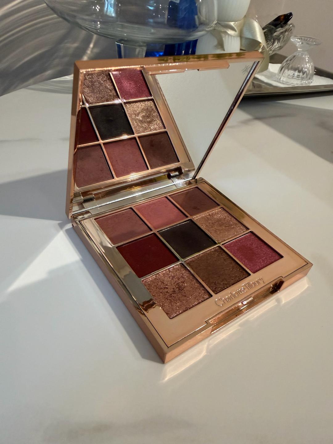 Charlotte Tilbury Палетка теней Charlotte Tilbury Pillow Talk Beautyverse Love Palette — фото 2