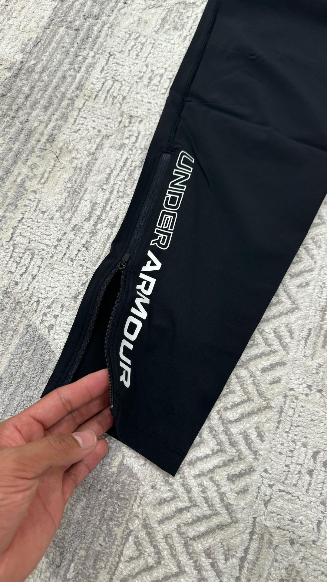 Under Armour Спортивные брюки Under Armour — фото 2