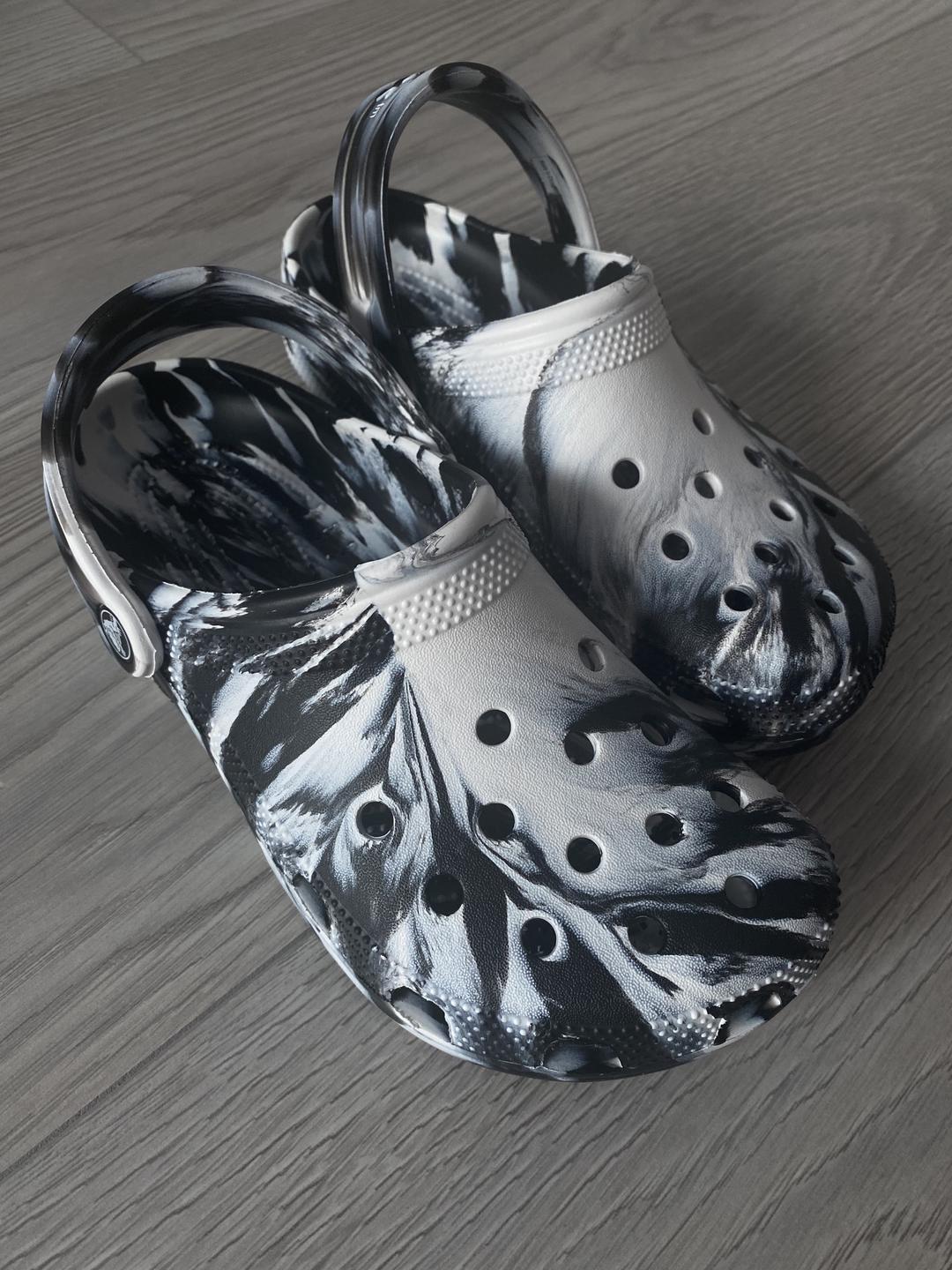 Crocs Crocs оригинал кроксы, новые + в подарок игрушки для них крепить — фото 2