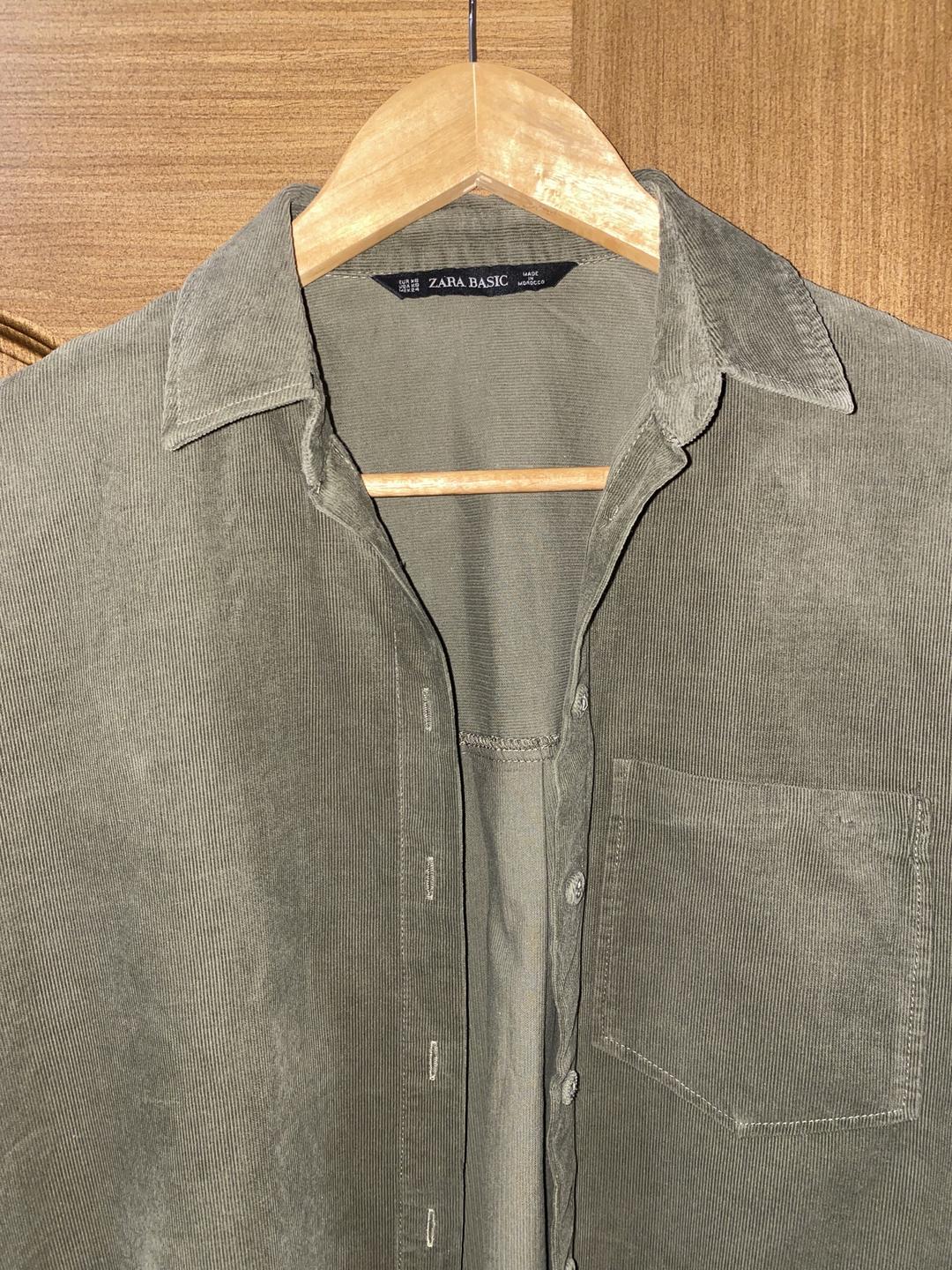 Zara рубашка Zara, цвет хаки — фото 2