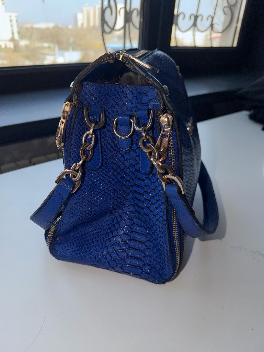 Salvatore Ferragamo Синяя сумка Salvatore Ferragamo — фото 2