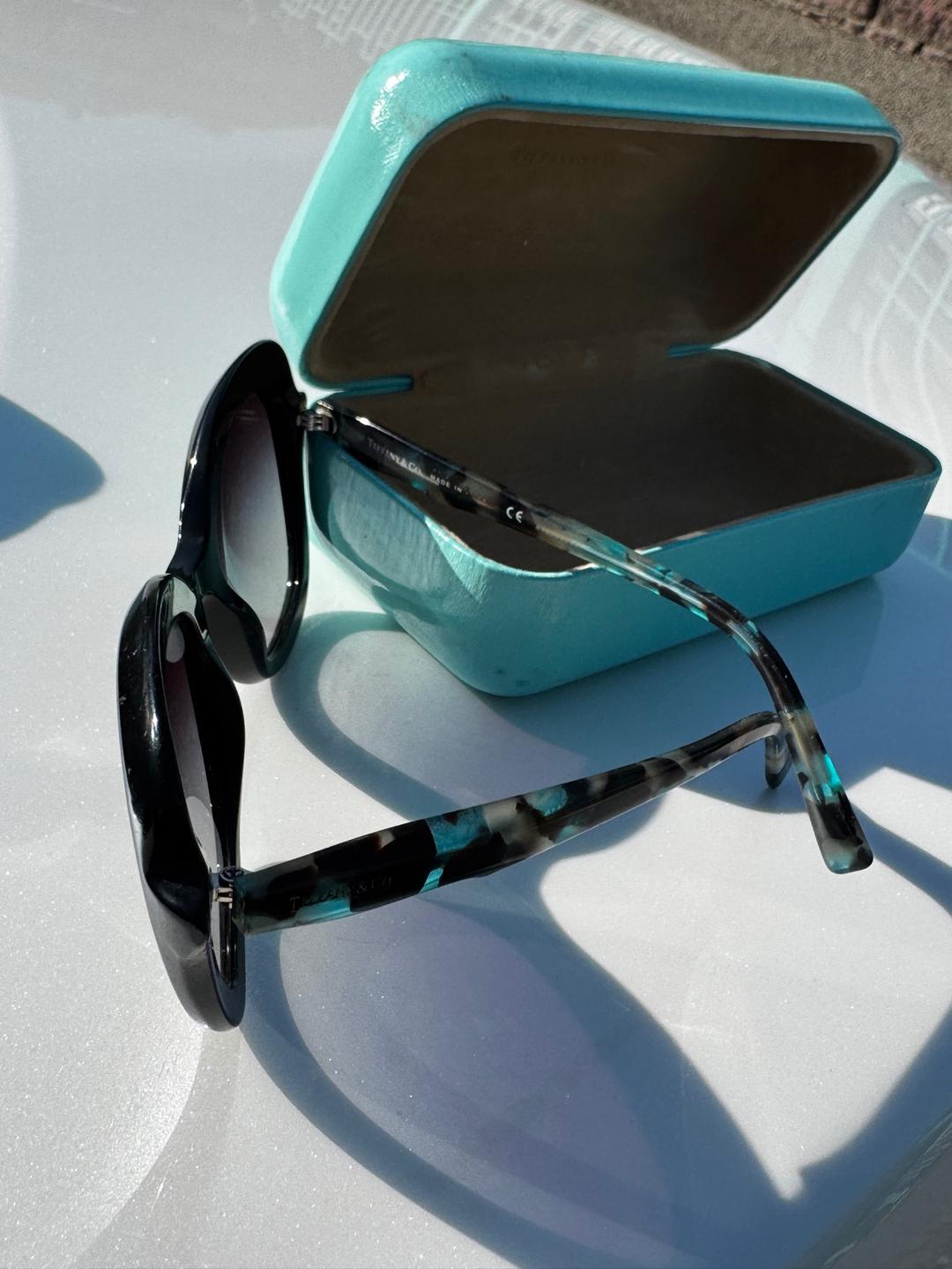Tiffany & Co. Солнцезащитные очки Tiffany & Co. с футляром — фото 2