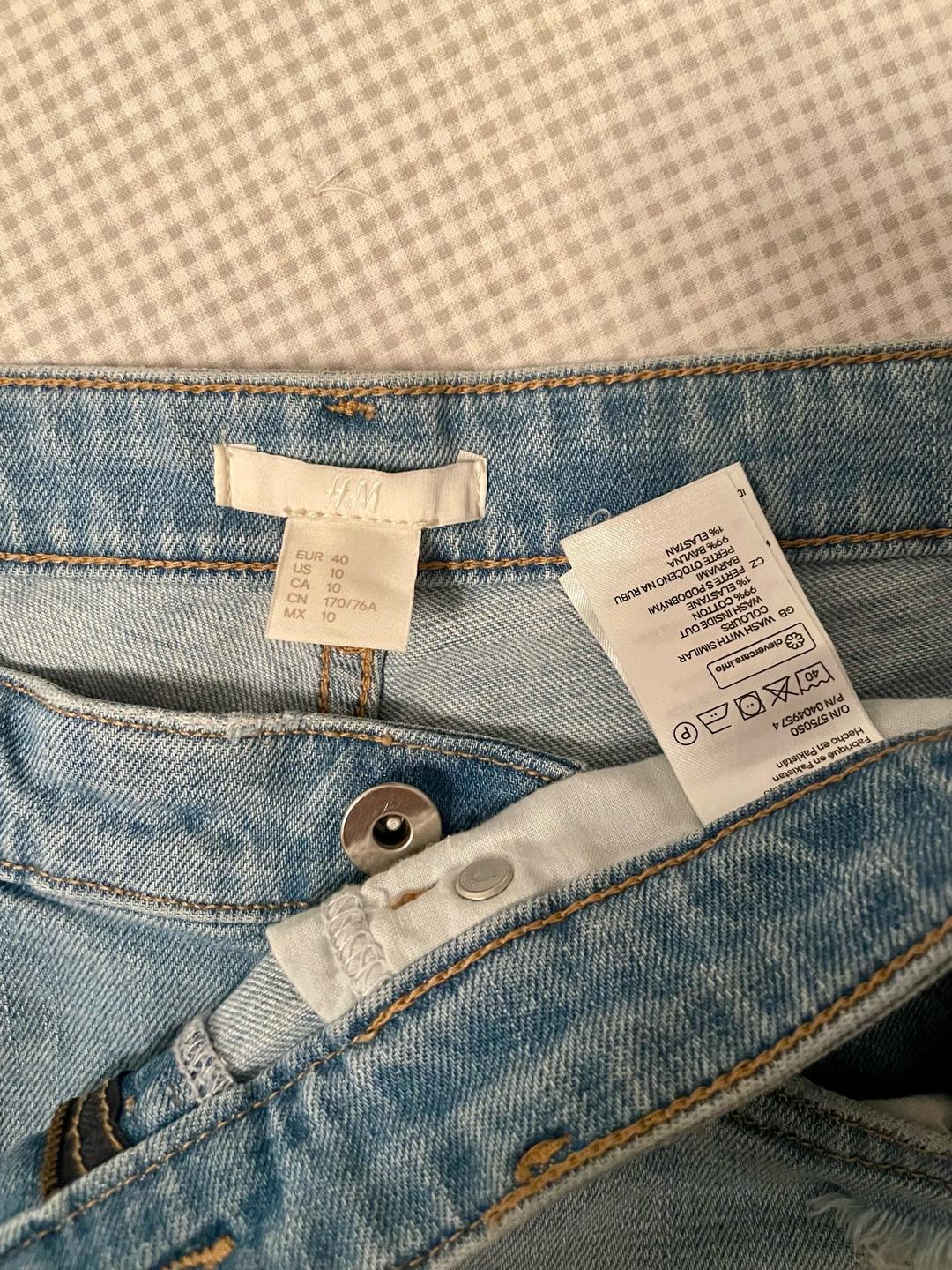 H&M Шорты джинсовые / со скидкой 3000 — фото 2