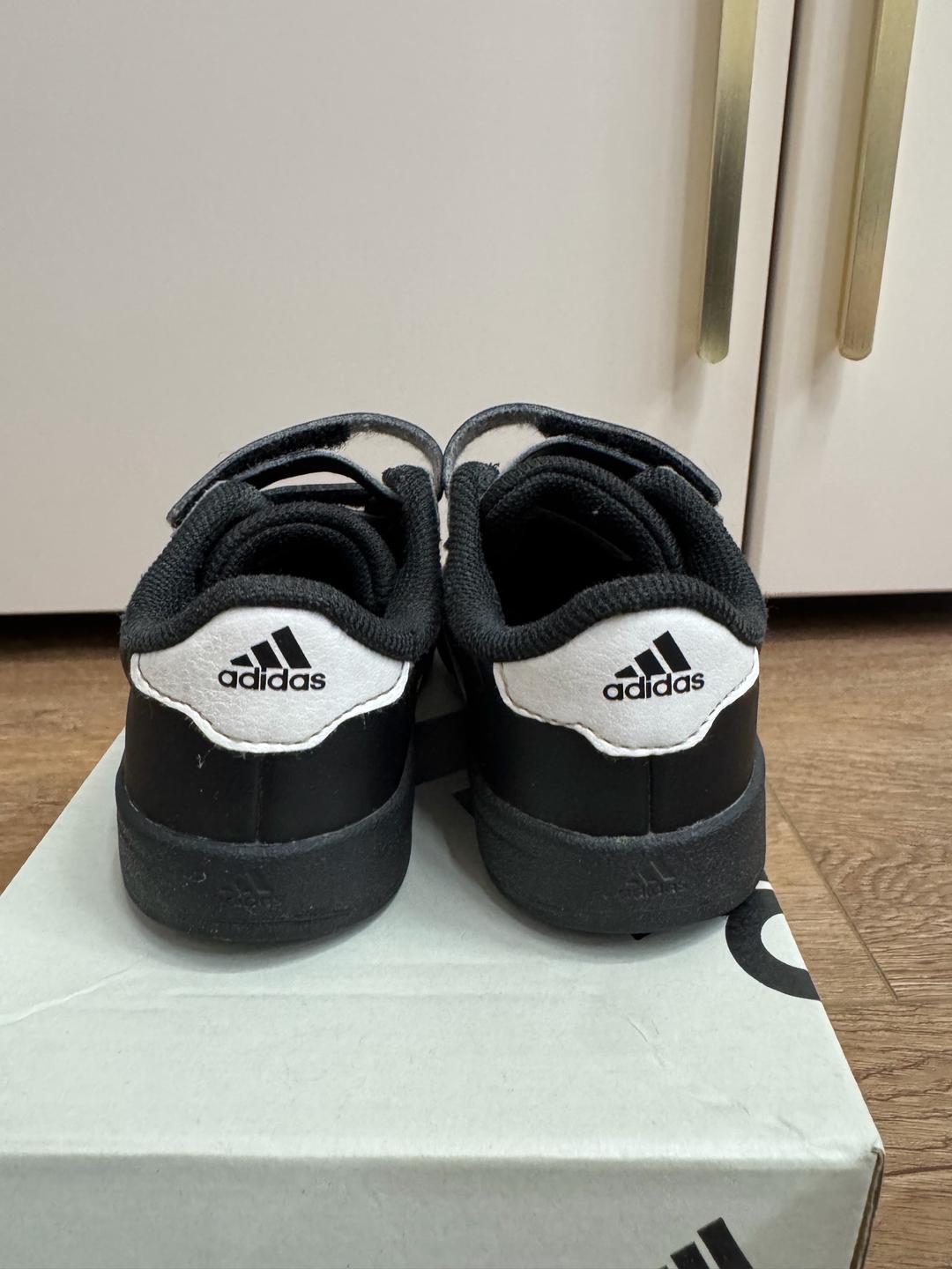 Adidas Детские кроссовки adidas — фото 2