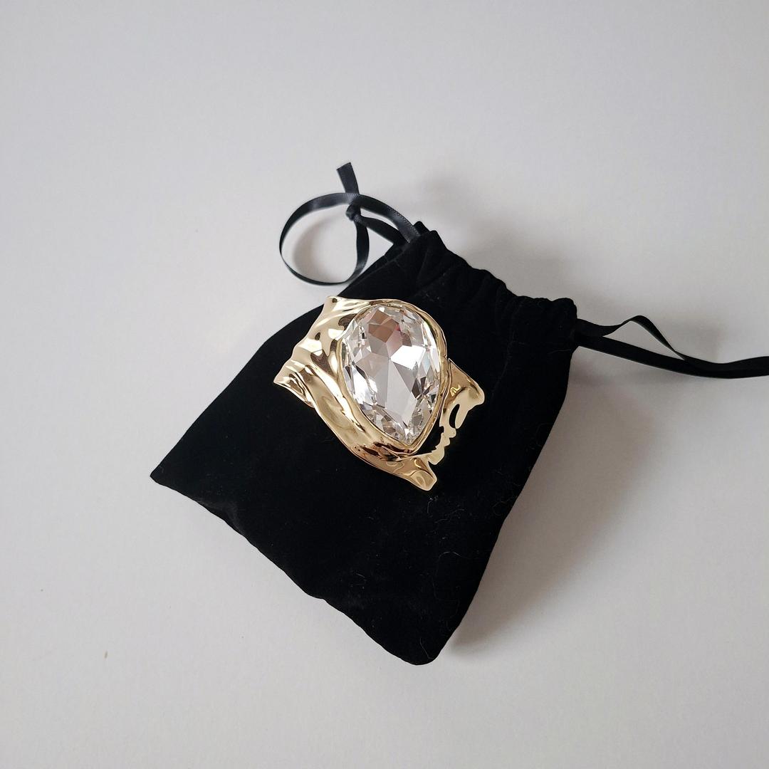 WeWoreWhat New York Браслет-кафф WeWoreWhat Gold Hammered Crystal Pear Cuff — фото 2