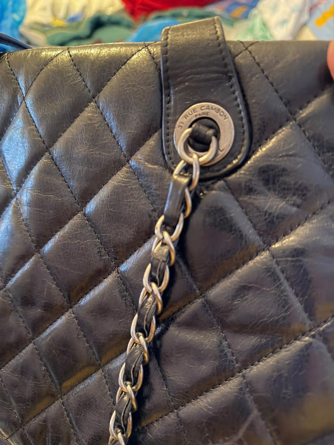 Chanel Сумка стеганая Chanel на цепочке — фото 2