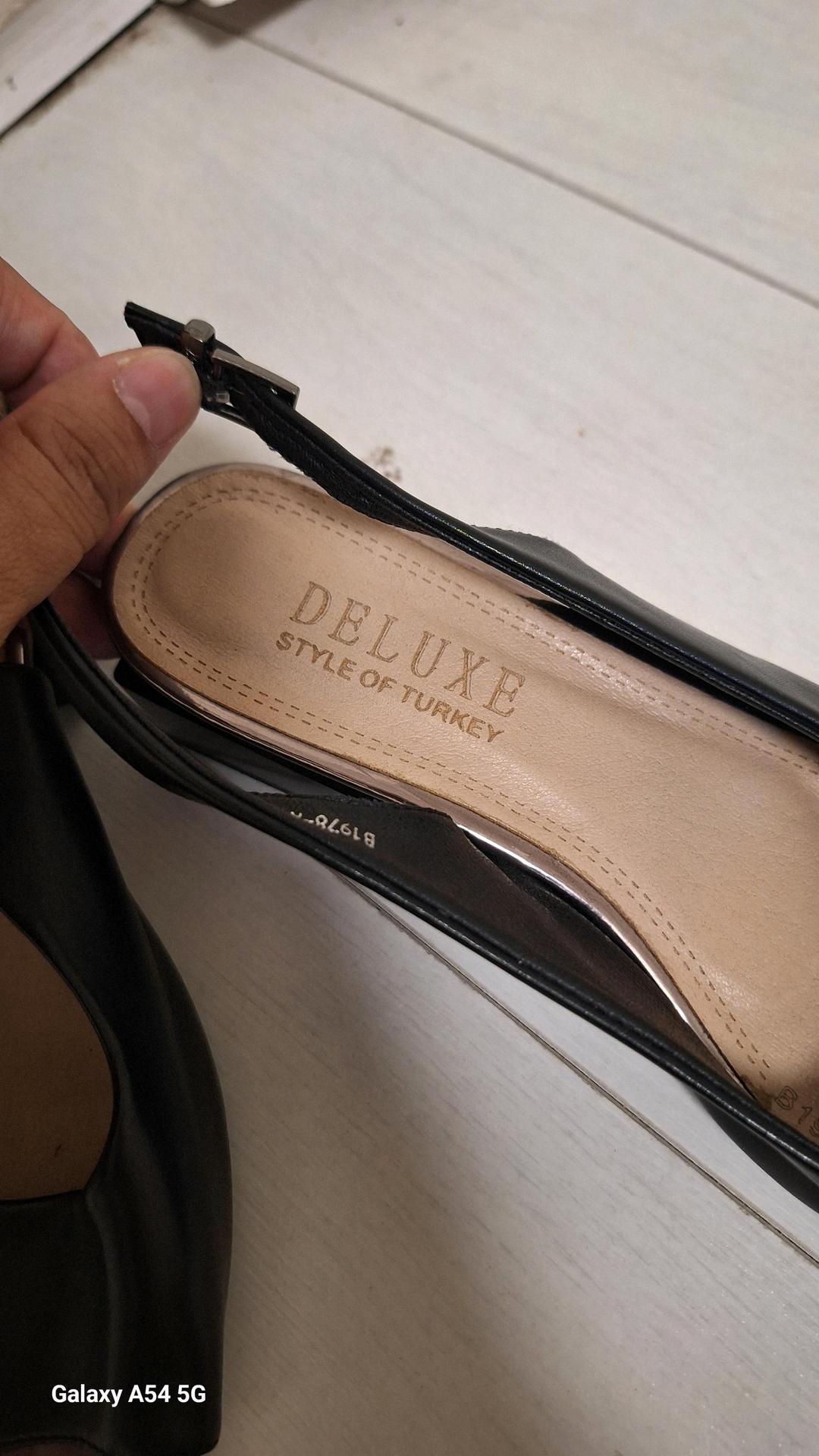 Deluxe Продам босоножки — фото 2