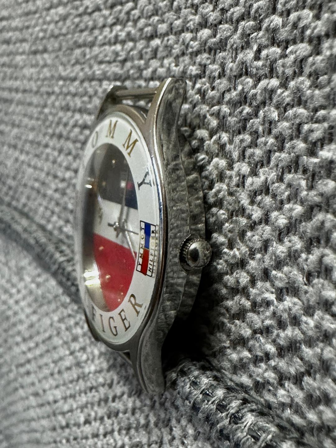 Tommy Hilfiger Часы Tommy Hilfiger, ретро им лет 20. (Сделано в USA) — фото 2