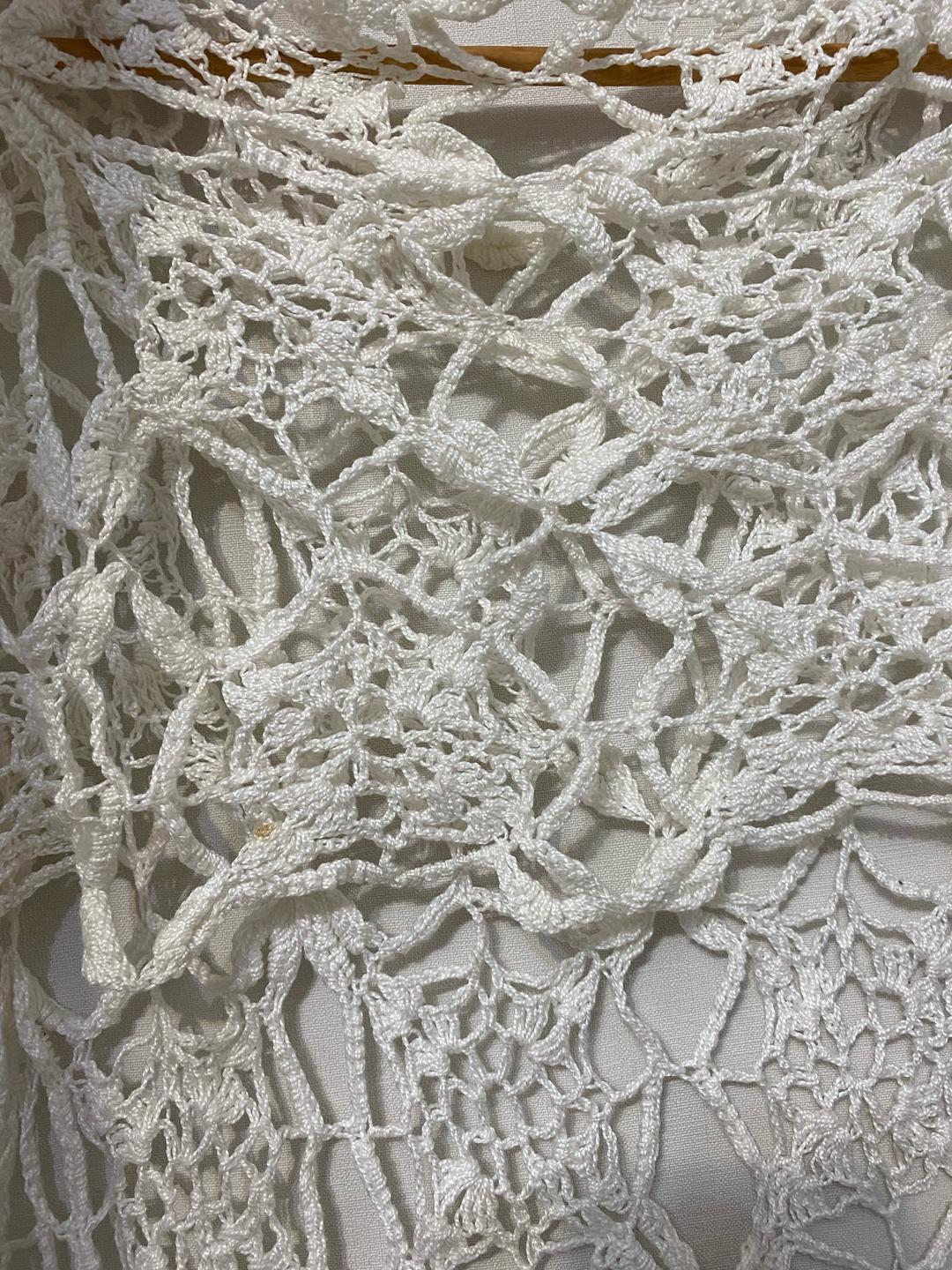 Handmade (ручная работа) Вязаный белый жилет с бахромой handmade — фото 2