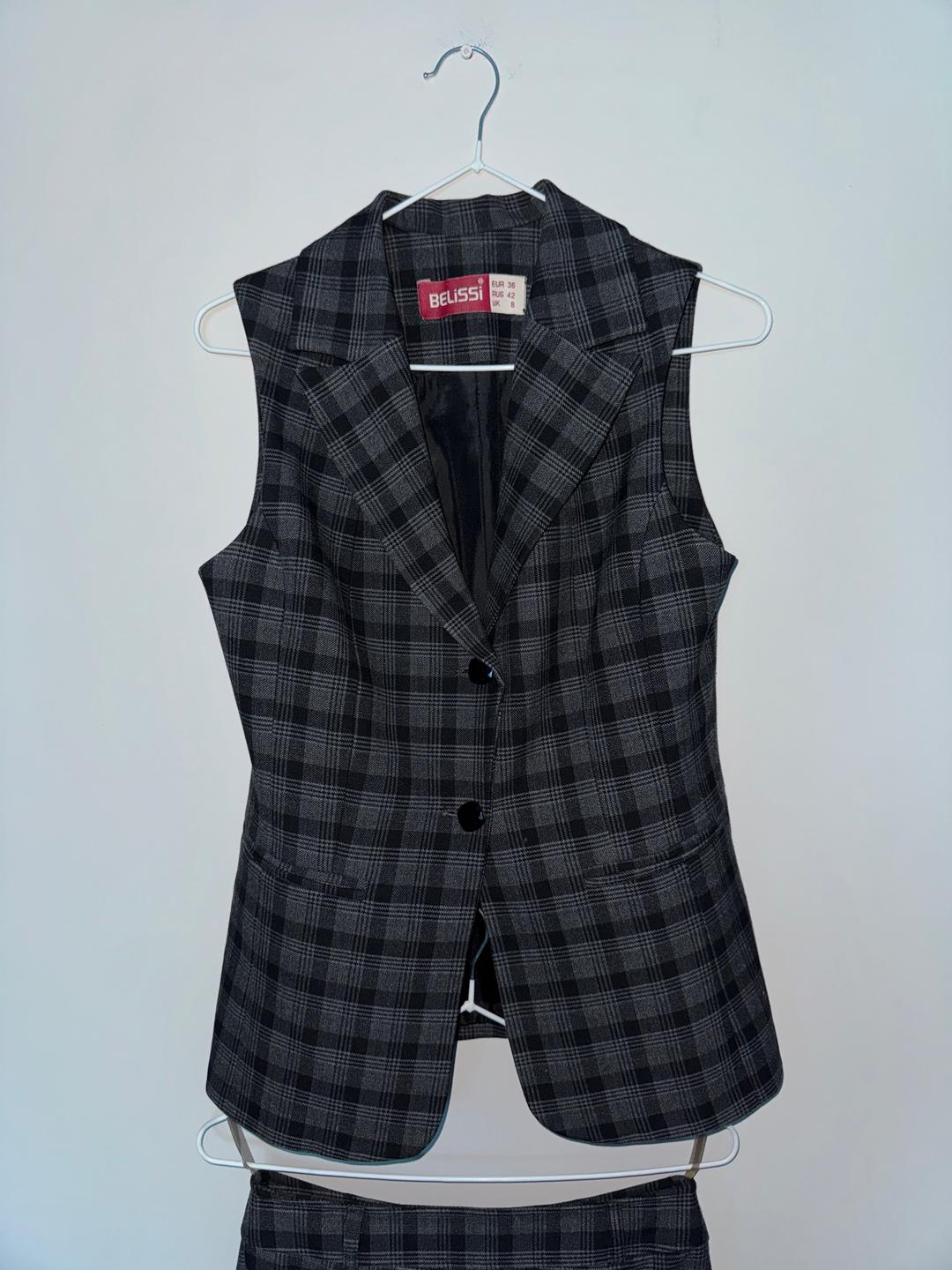 Belissi Деловой костюм-двойка в клетку Belissi (жилет + юбка-миди), размер 42 (XS/S) — фото 2