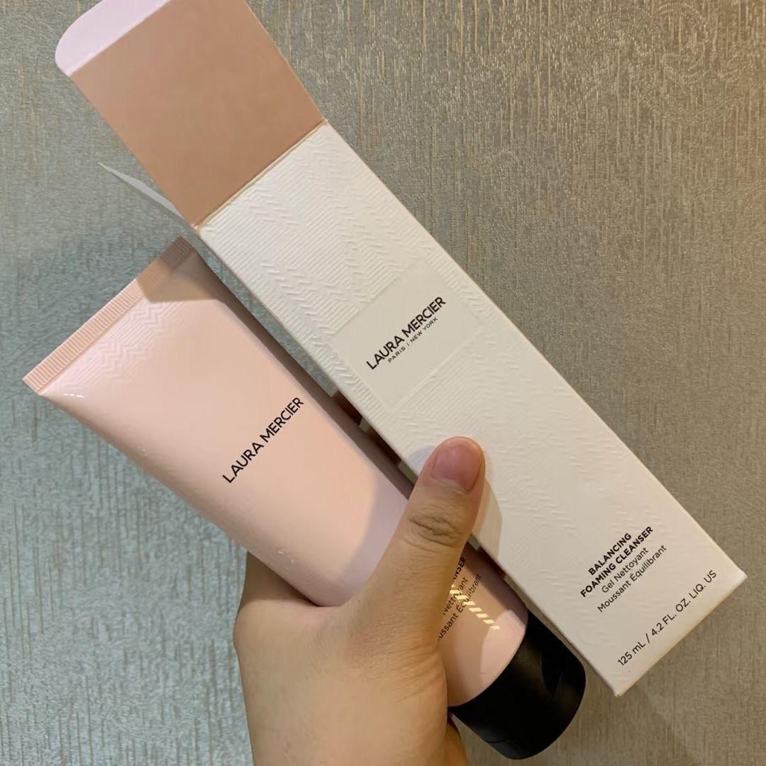 laura mercier LAURA MERCIER Balancing Foaming Cleanser — фото 2