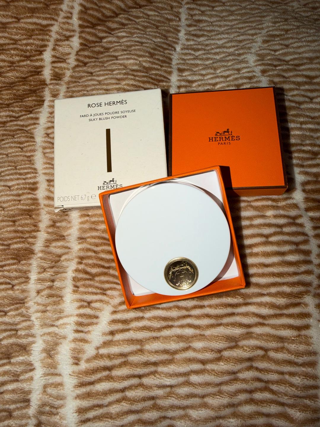 Hermès Hermès румяна Rose Hermès Silky Blush Powder — фото 2