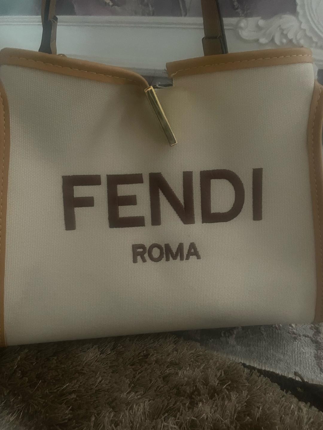 Fendi Белая сумка Fendi — фото 2