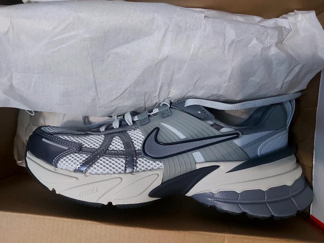 Nike Кроссовки Nike  V2K run .38.5 — фото 2