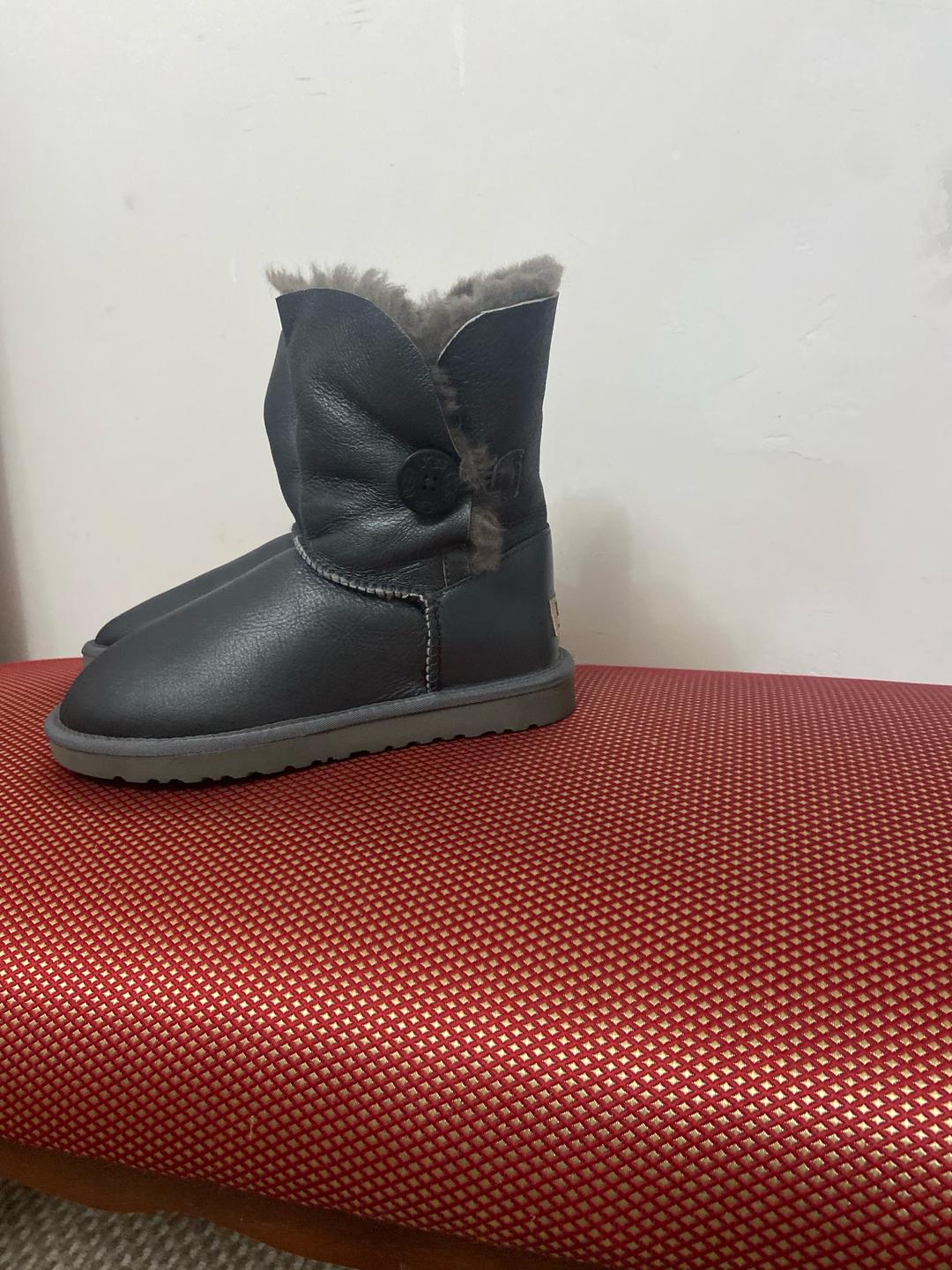 UGG Продаю угги UGG оригинал — фото 2