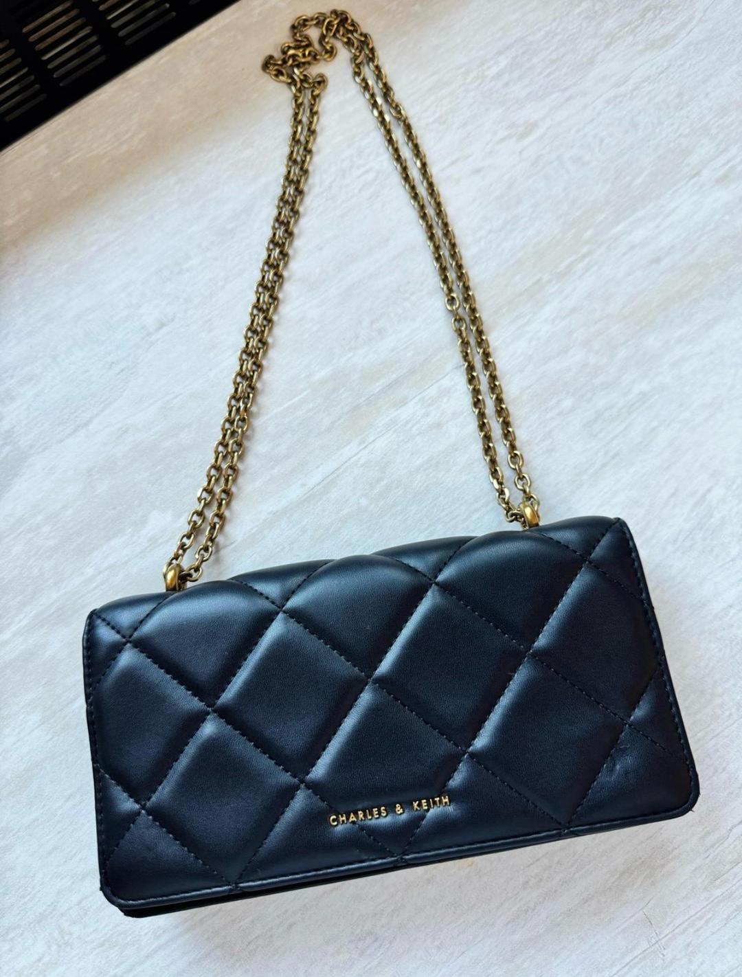 Charles & Keith сумка Charles & Keith на цепочке — фото 2