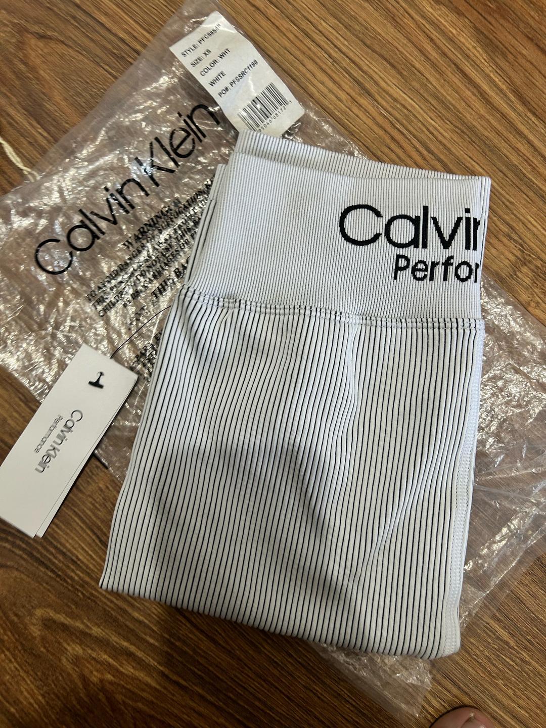 Calvin Klein Новые шорты Calvin Klein — фото 2