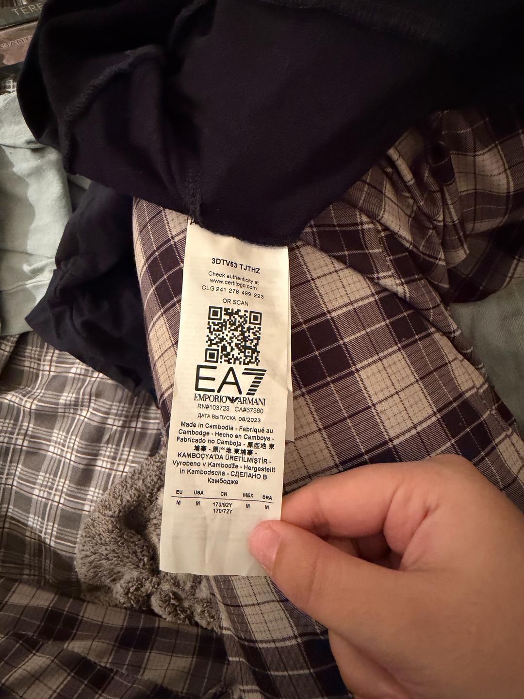 EA7 Продам стильный спортивный комплект EA7 Emporio Armani (кофта + штаны) — фото 2
