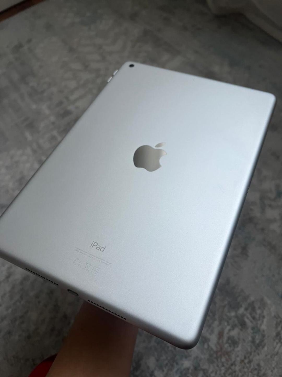 Apple Продам Apple iPad 10.2 — фото 2