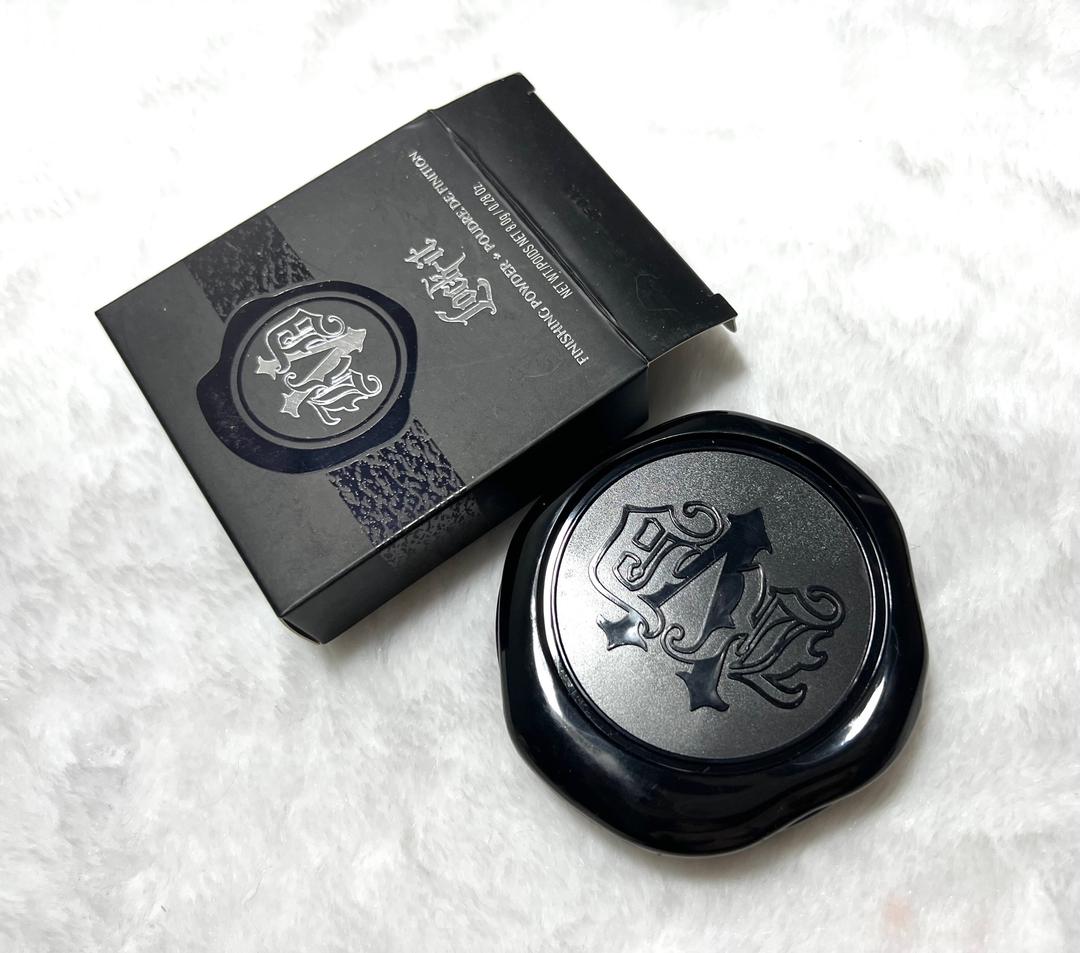 Kat Von D Пудра Kat von D финишная матирующая прозрачная бесцветная новая Lock-it Powder — фото 2