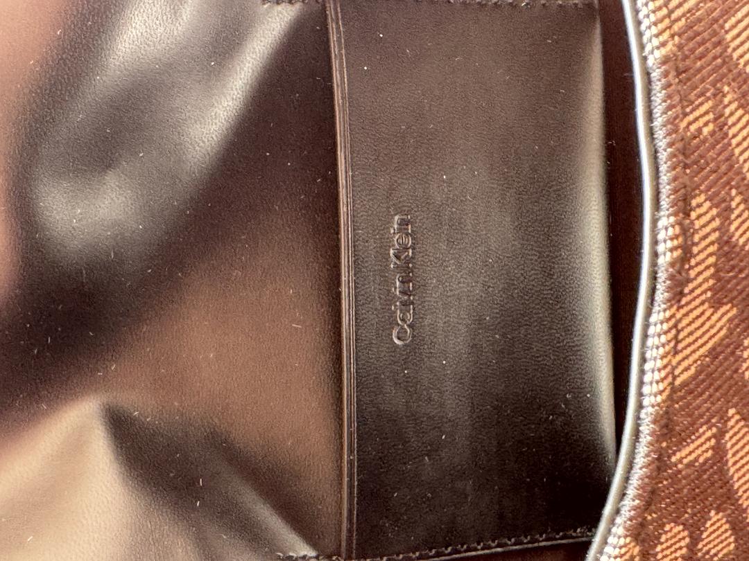 Calvin Klein Сумка кросс-боди с монограммным принтом — фото 2