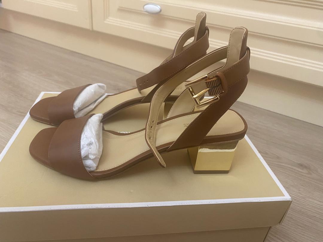 Michael Kors Новые Босоножки Michael Kors — фото 2