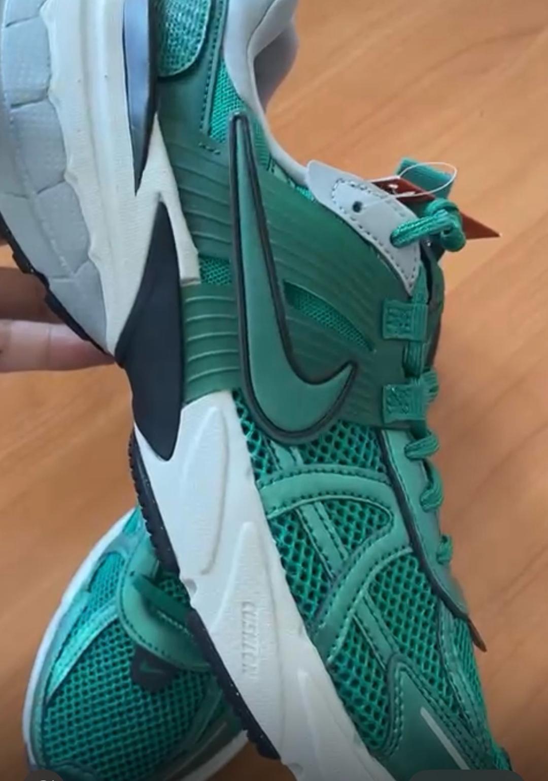 Nike Винтажный беговой вайб из 2000-х: Абсолютно новые Nike V2K Run! — фото 2