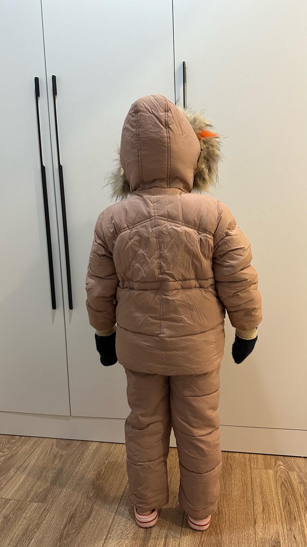 Нет бренда Зимний комбинезон на девочку 4-5 лет — фото 2
