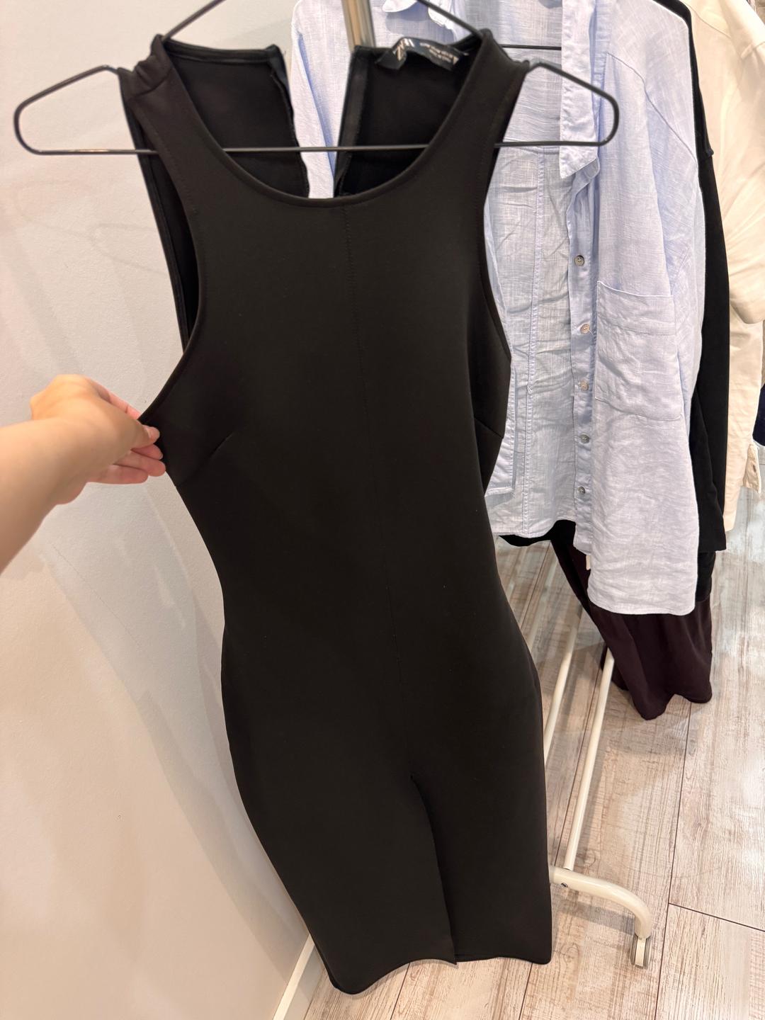 Zara Черное платье Zara с открытой спиной — фото 2