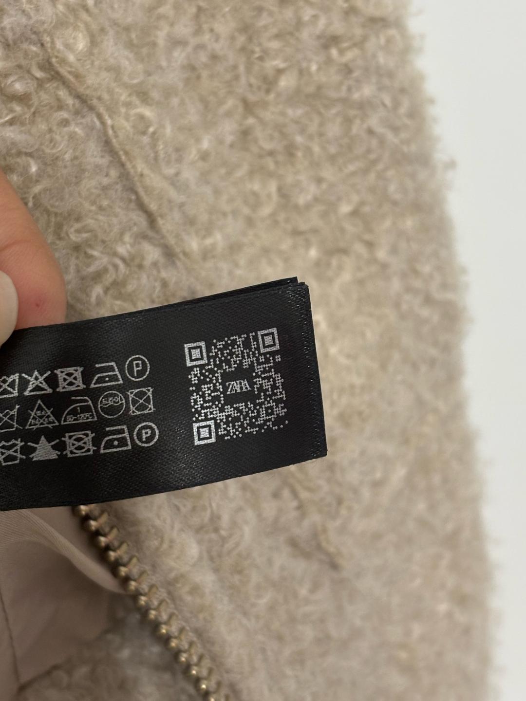 Zara Укороченная женская куртка-жакет Zara из фактурной ткани букле — фото 2