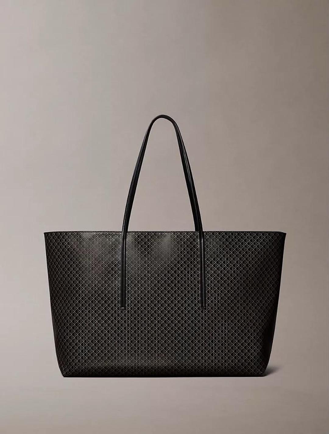 Calvin Klein Сумка-шопер Calvin Klein с косметичкой — фото 2