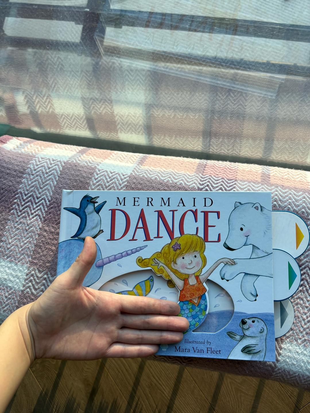 Matthew Van Fleet Книга Mermaid Dance — фото 2