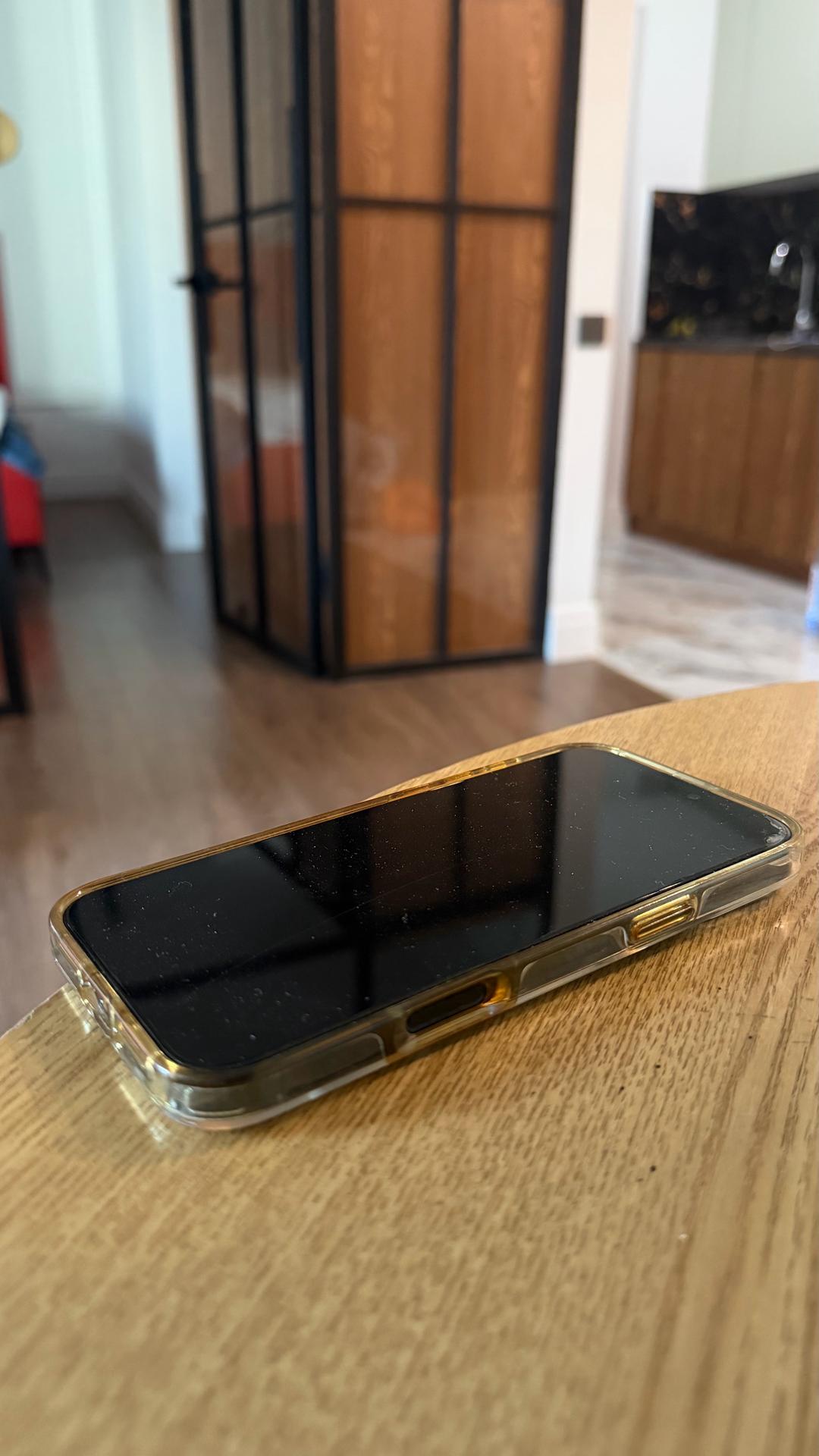 Apple iPhone 16 Pro Max — фото 2