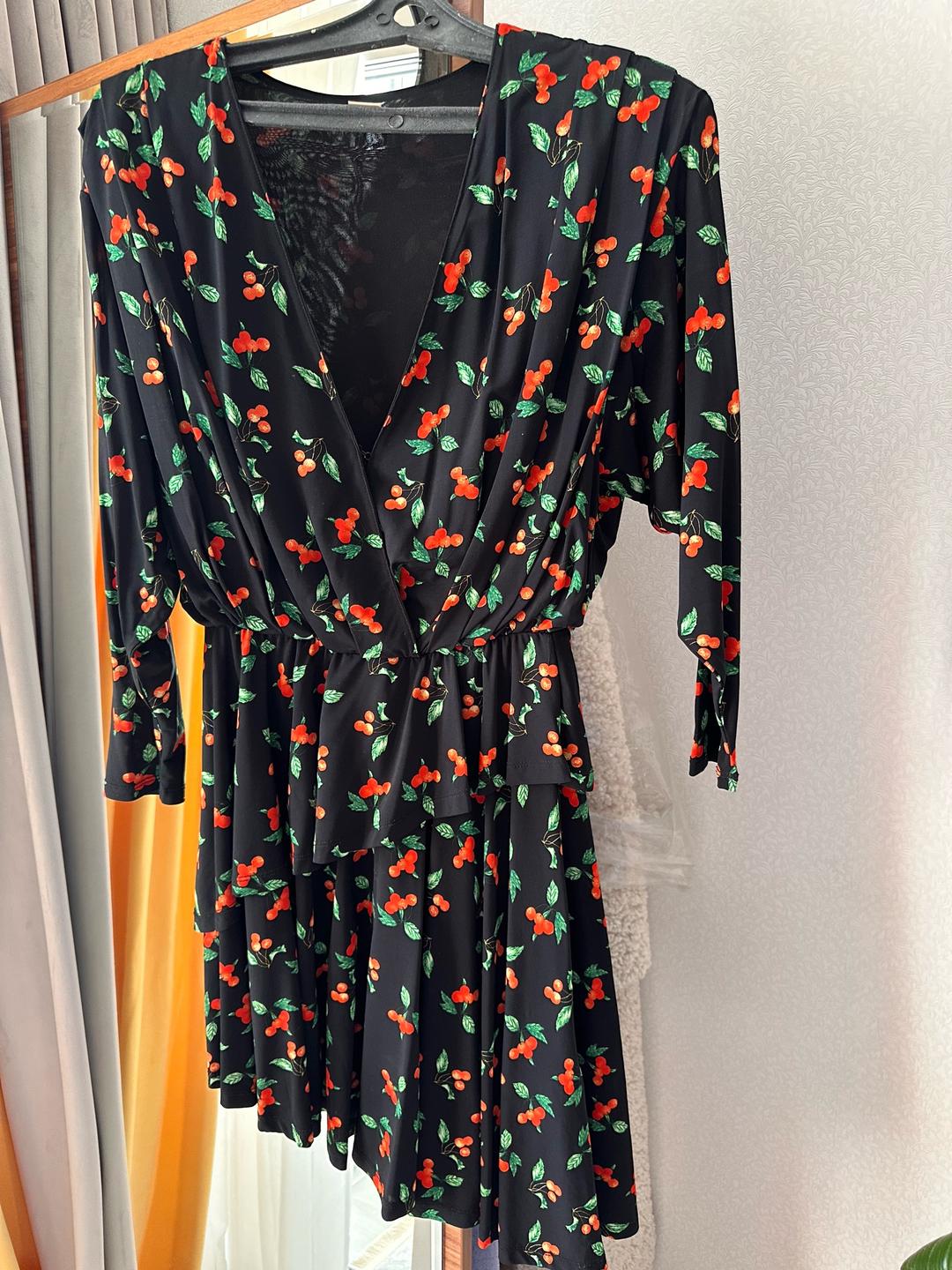 H&M H&M платье с принтом вишня — фото 2