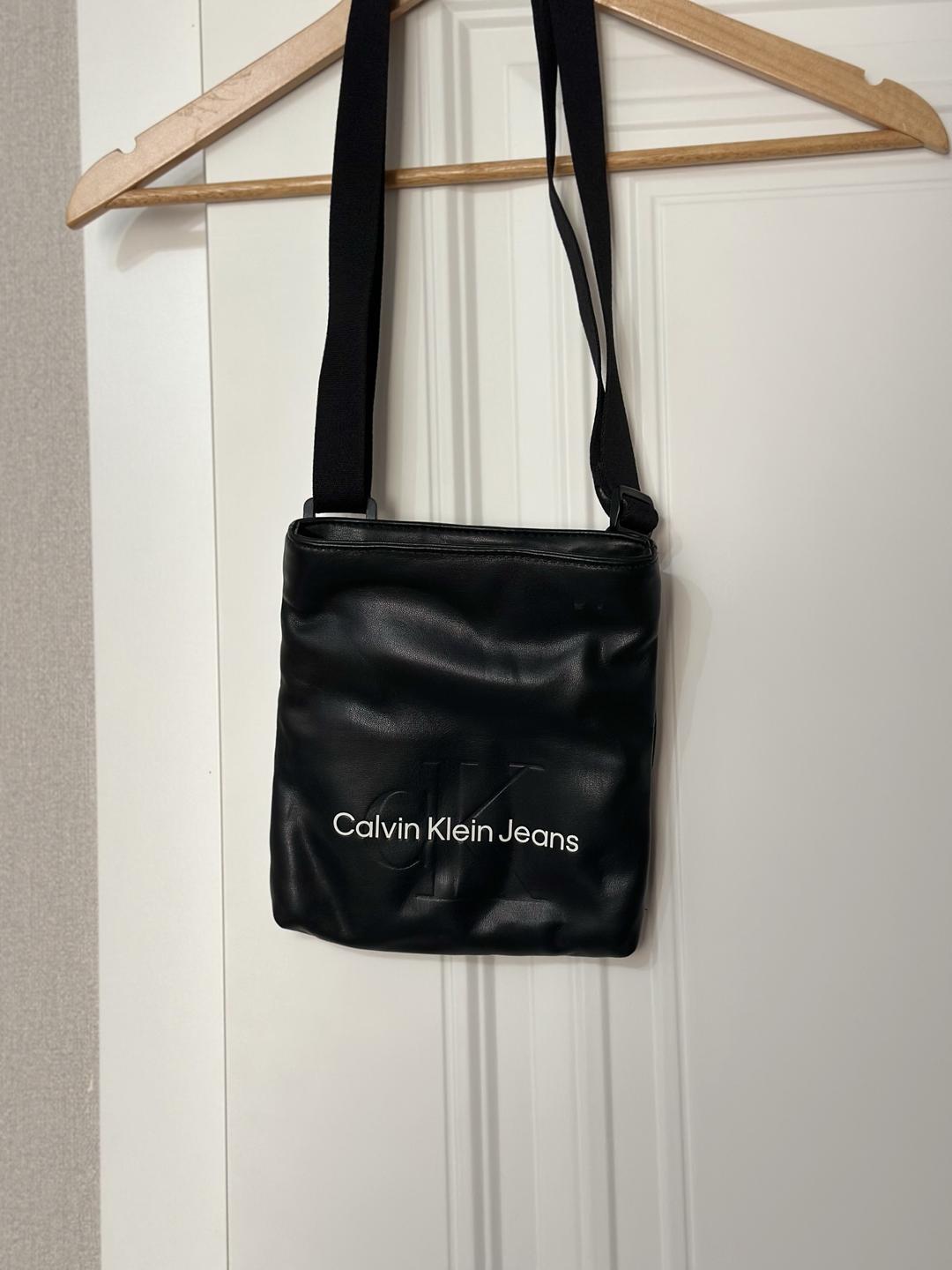 Calvin Klein Черная сумка Calvin Klein Jeans — фото 2