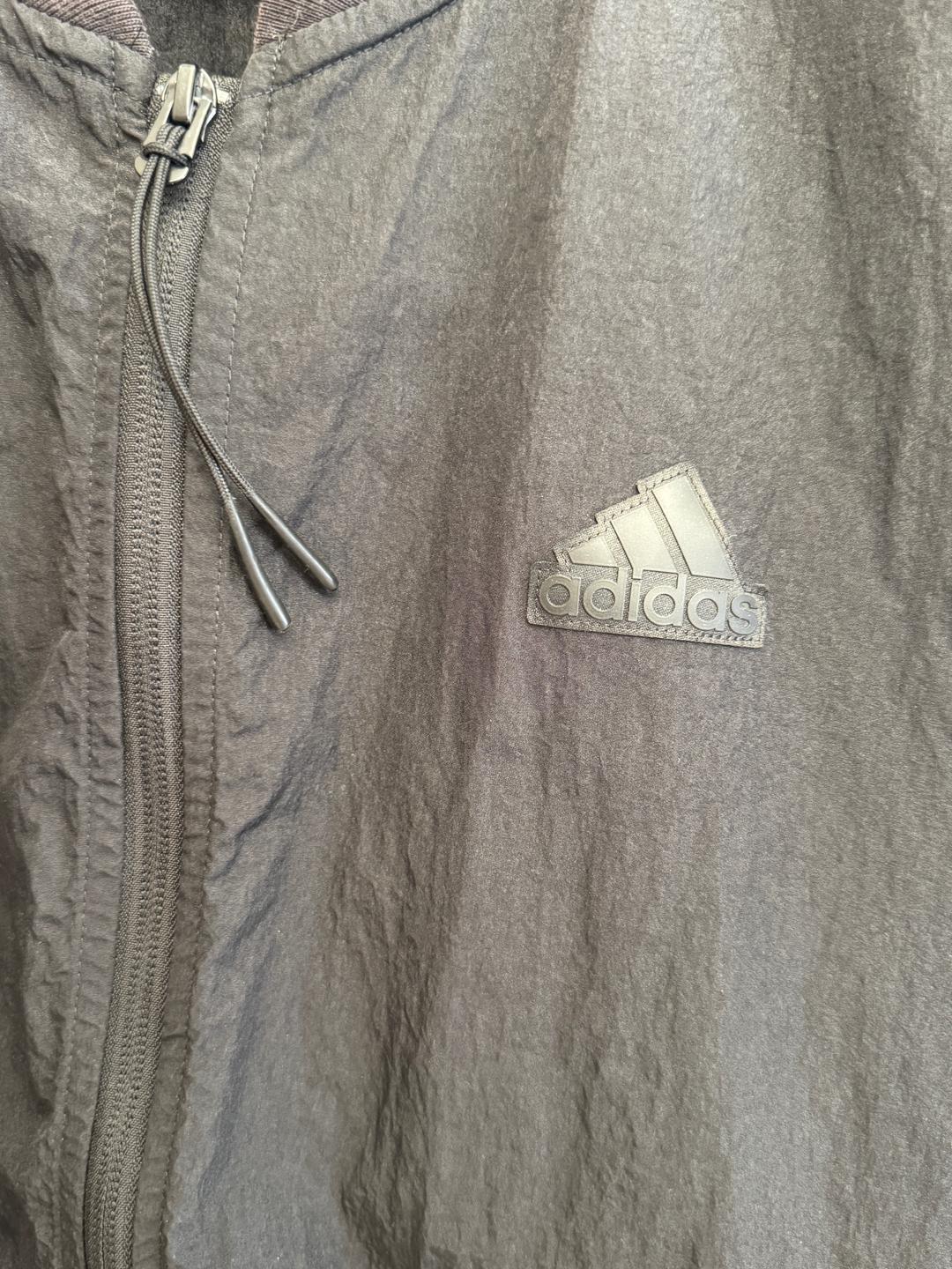Adidas Куртка-бомбер adidas черная, размер M — фото 2
