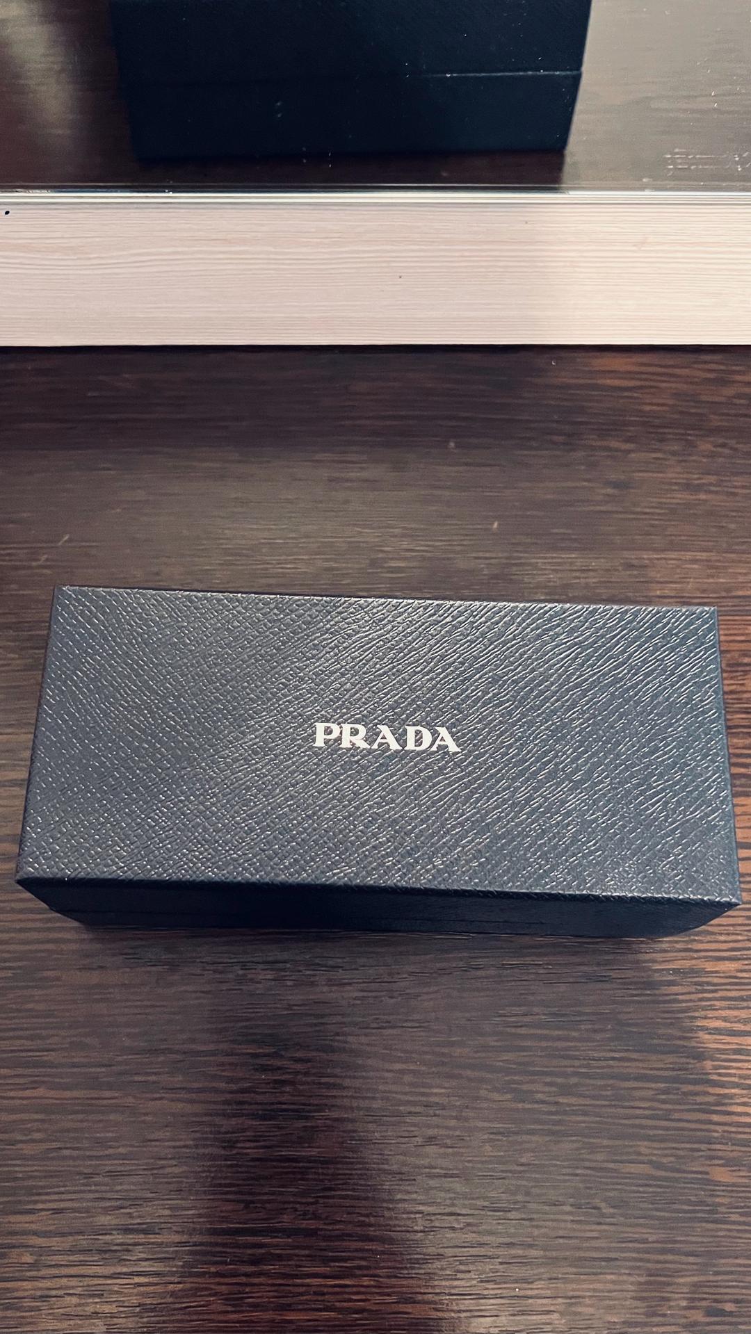 Prada Очки Prada оригинал — фото 2