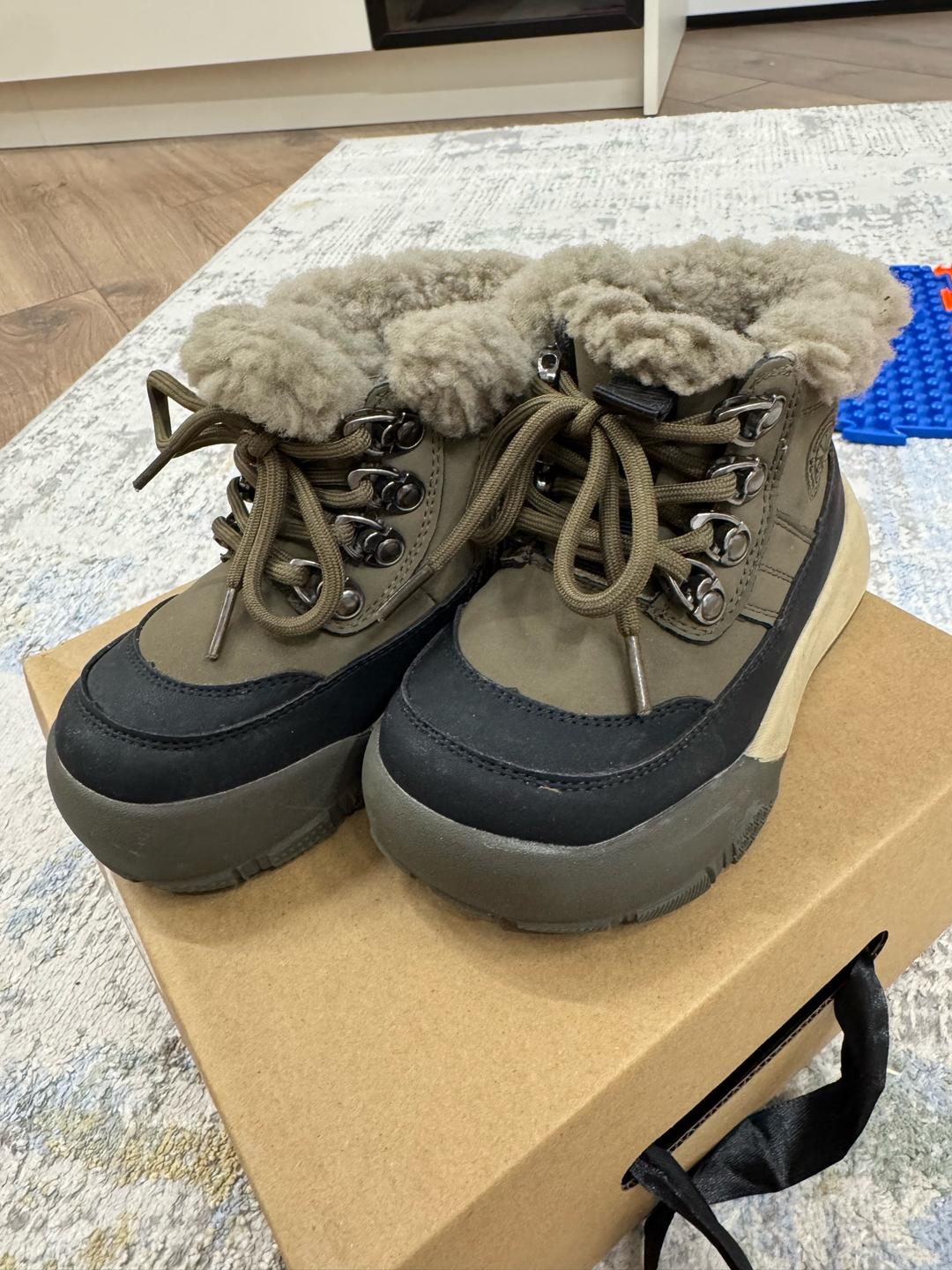 UGG Детские ботинки UGG — фото 2
