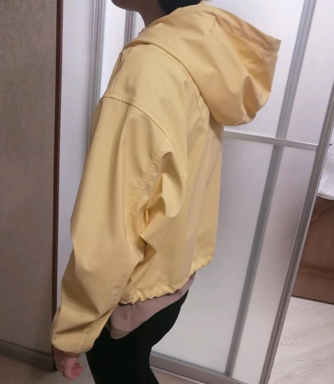 Pull & Bear Демисезонная куртка. Волоотталкивающий материал — фото 2