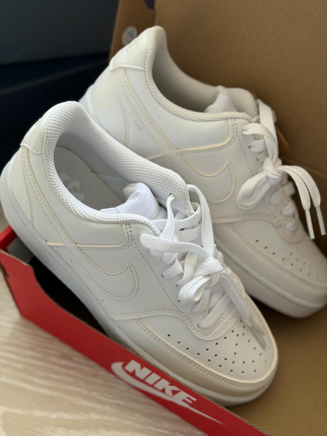 Nike Белые кроссовки Nike унисекс — фото 2