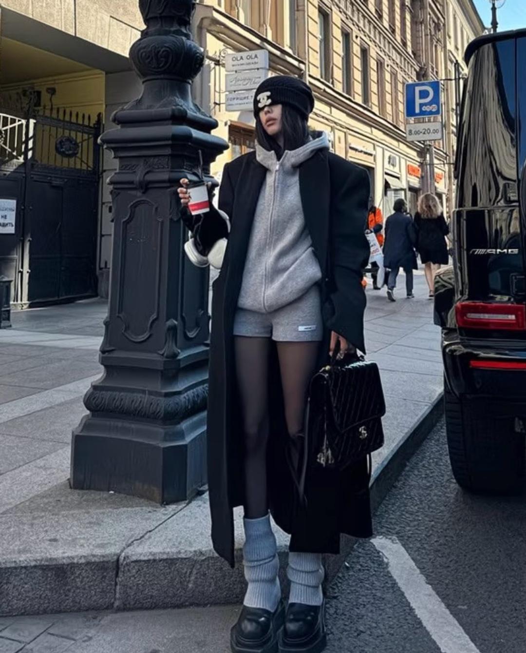 Нет бренда Вязаный спортивный костюм с худи и шортами — фото 2