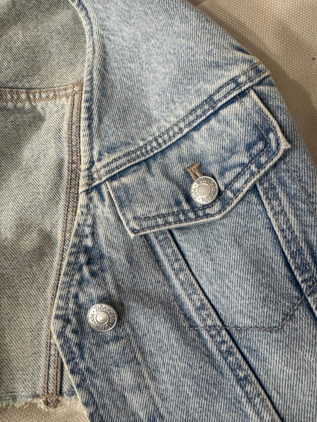 Zara Комплект: джинсовый жилет и шорты карго — фото 2