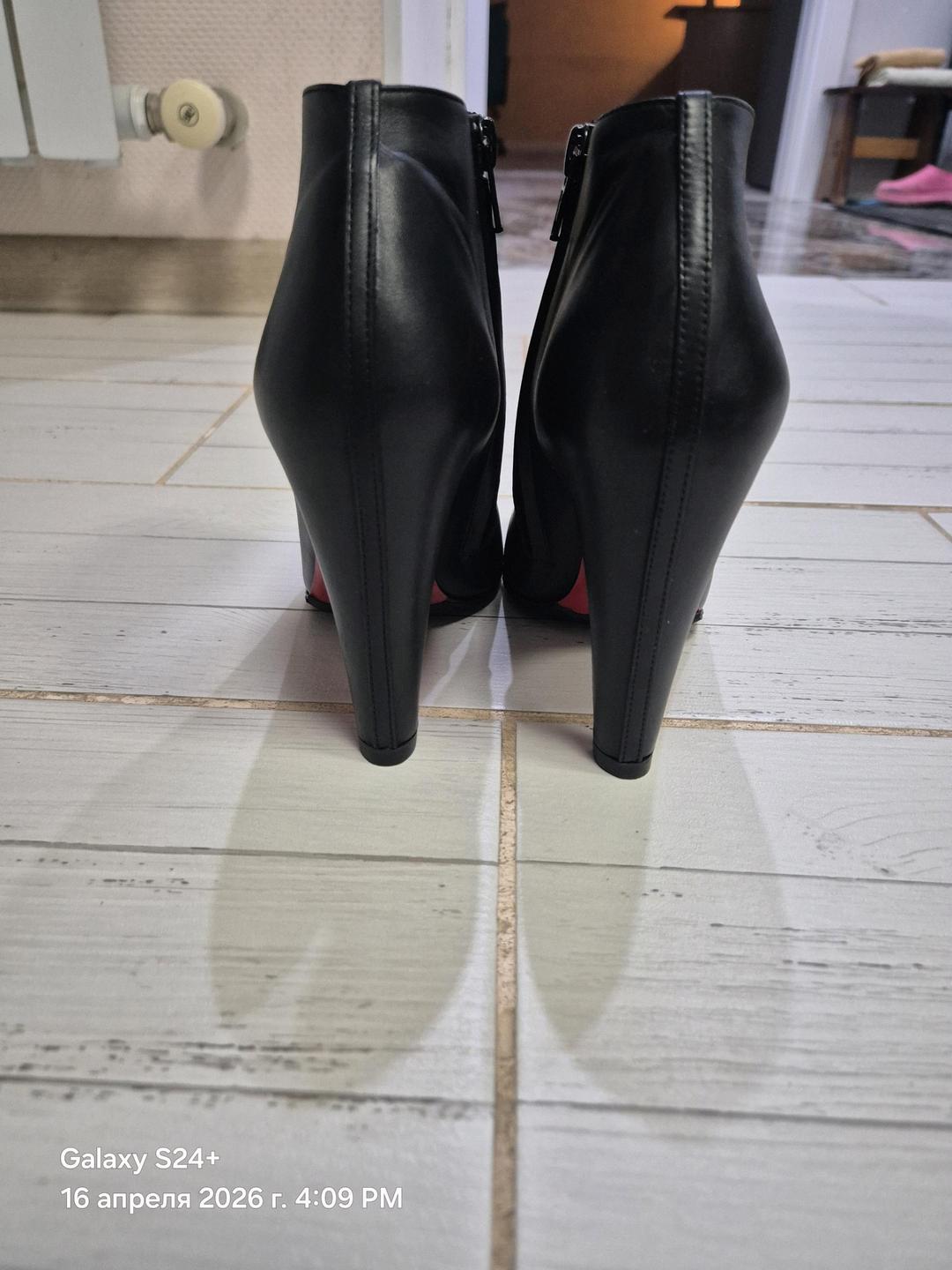 Christian Louboutin Ботильоны Christian Louboutin — фото 2