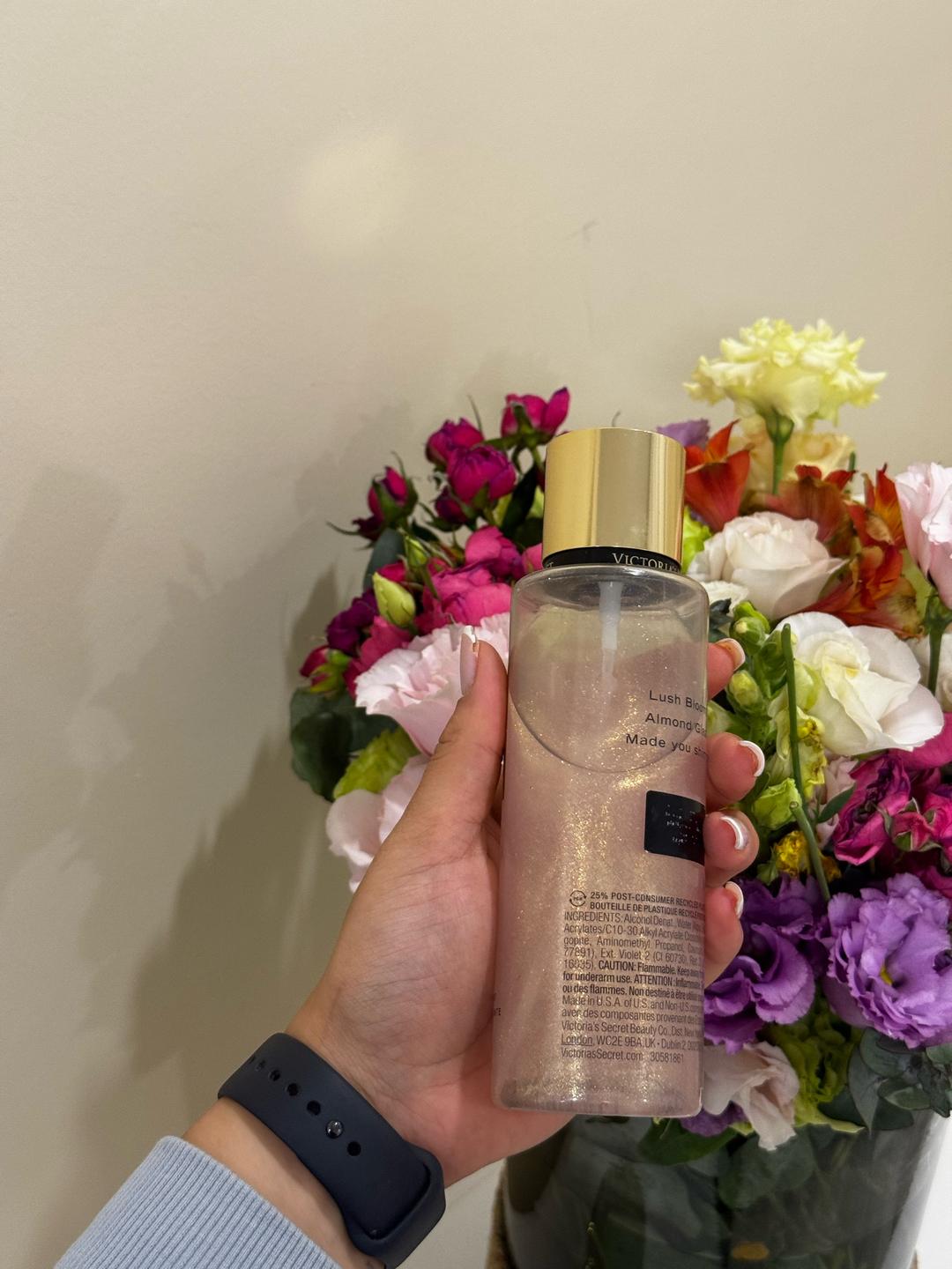 Victoria's Secret Victoria's Secret парфюмированный мист для тела с шиммером Velvet Petals — фото 2