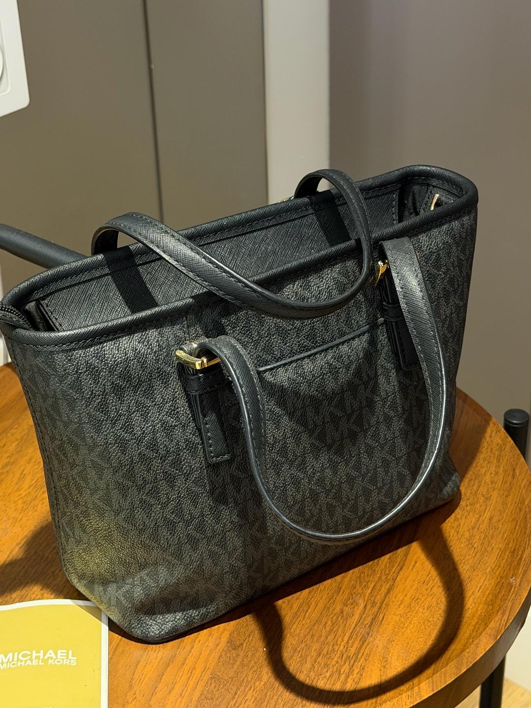Michael Kors Очень стильная сумка Michael Kors — фото 2