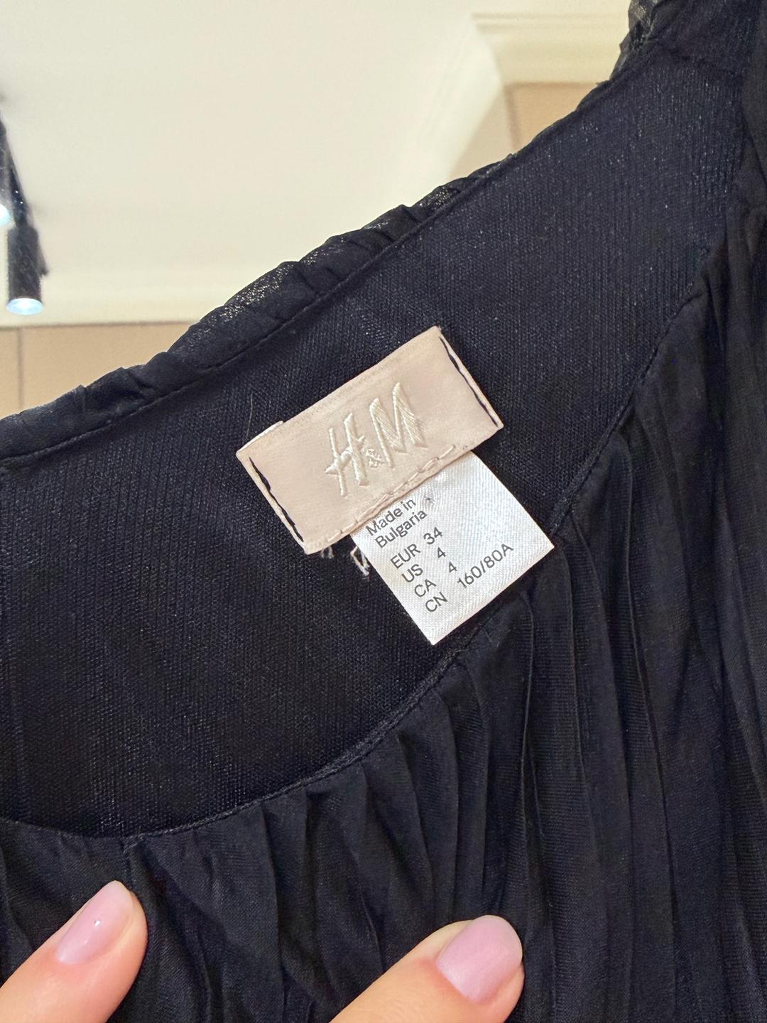 H&M Черное плиссированное платье H&M — фото 2