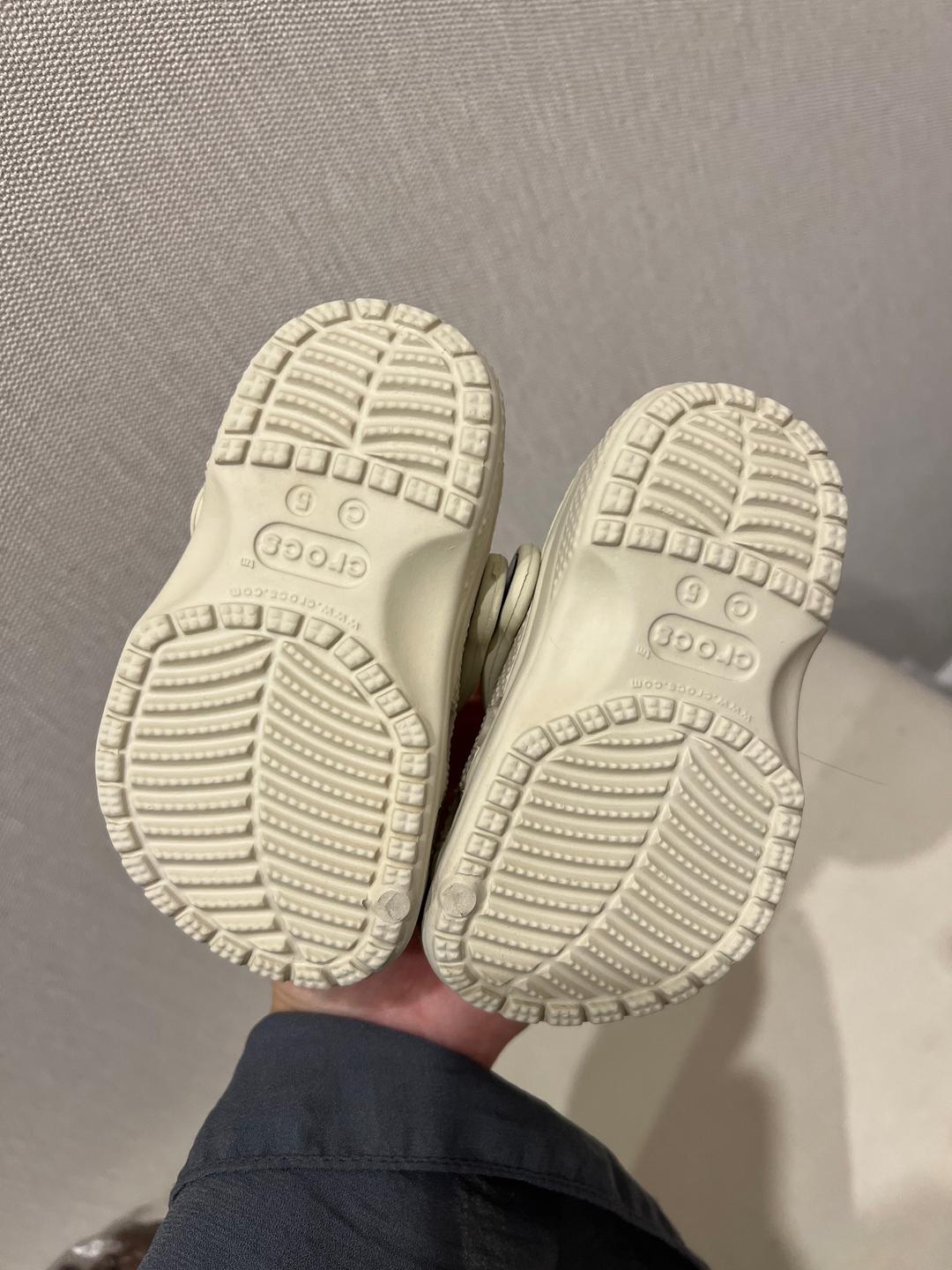 Crocs Продам тапки детские Crocs — фото 2