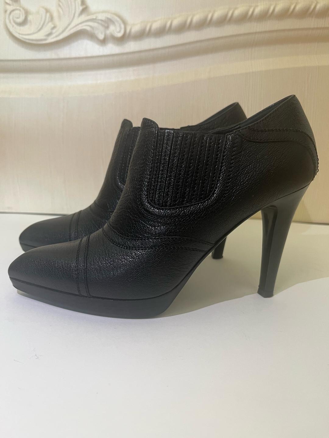 Bally Ботильоны на тонком каблуке. — фото 2