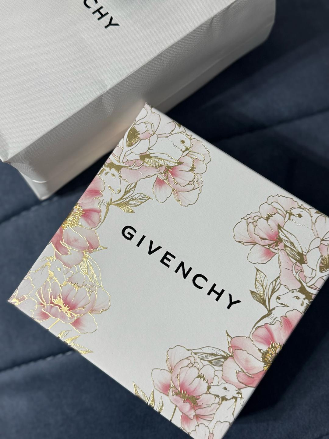 Givenchy Набор парфюмерии Givenchy Irresistible — фото 2